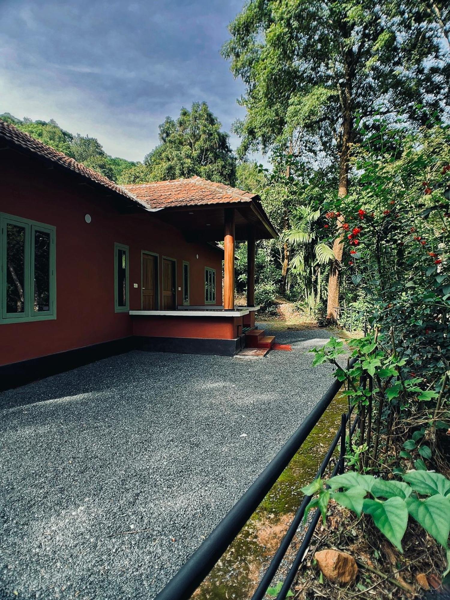 Mahout Resort Wayanad - An Experiential Jungle Stay With Waterfall Kalpetta Luaran gambar